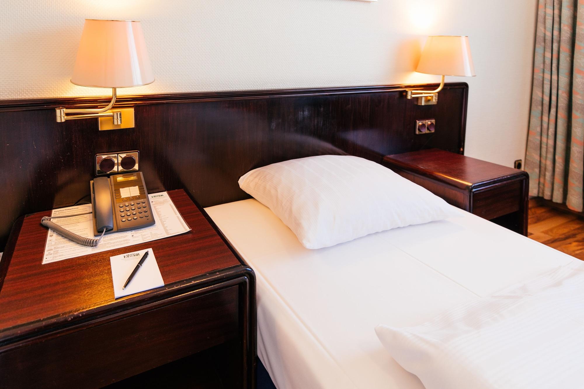 Hotel Excelsior - Central Station Frankfurt am Main Eksteriør billede